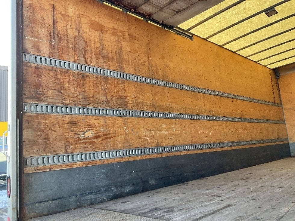 Medium Duty Box Truck-Light and Medium Duty Trucks-International-2020-MV607-Cambridge-ON-396,348\n\t\tkm-$ 38,500 - Image 11