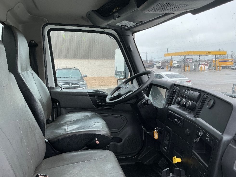 Medium Duty Box Truck-Light and Medium Duty Trucks-International-2020-MV607-Cambridge-ON-396,348\n\t\tkm-$ 38,500 - Image 21
