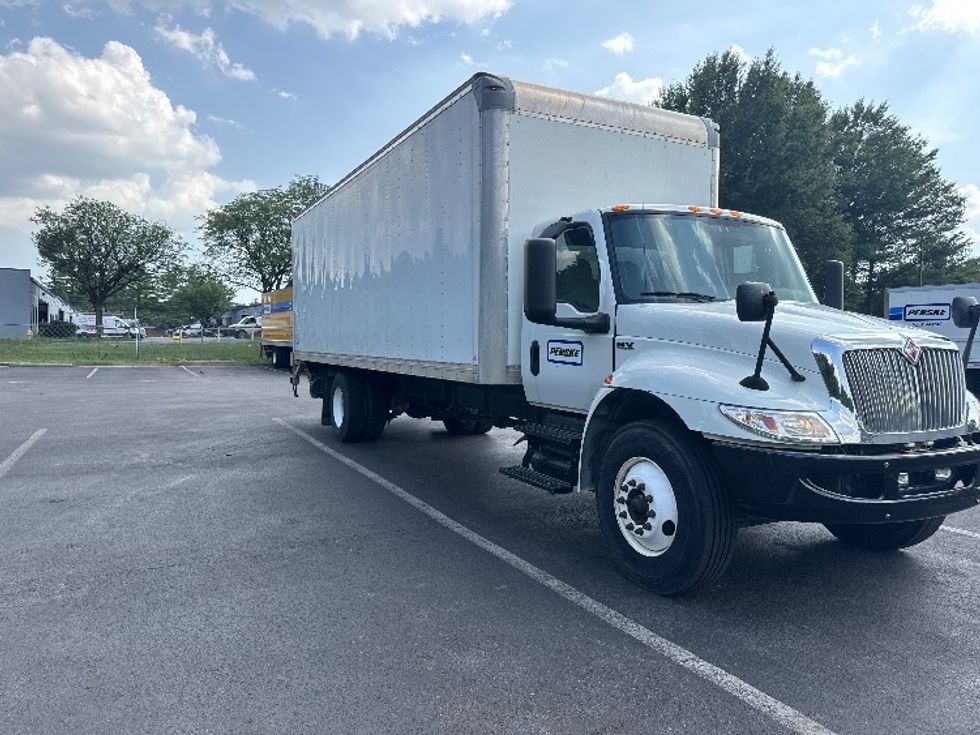 Medium Duty Box Truck-Light and Medium Duty Trucks-International-2020-MV607-Capitol Heights-MD-120,895\n\t\tmiles-$ 61,250 - Image 1