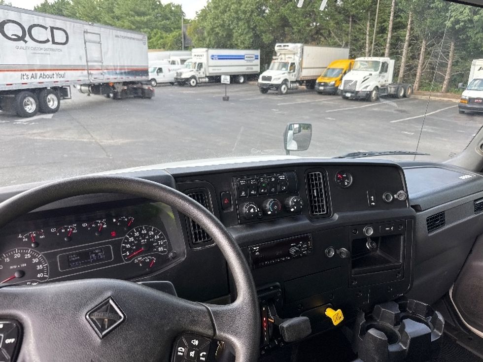 Medium Duty Box Truck-Light and Medium Duty Trucks-International-2020-MV607-Capitol Heights-MD-120,895\n\t\tmiles-$ 61,250 - Image 17