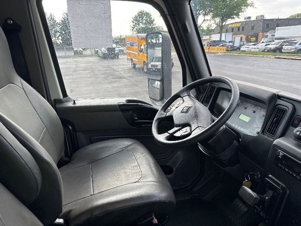 Medium Duty Box Truck-Light and Medium Duty Trucks-International-2020-MV607-Capitol Heights-MD-120,895\n\t\tmiles-$ 61,250 - Image 22