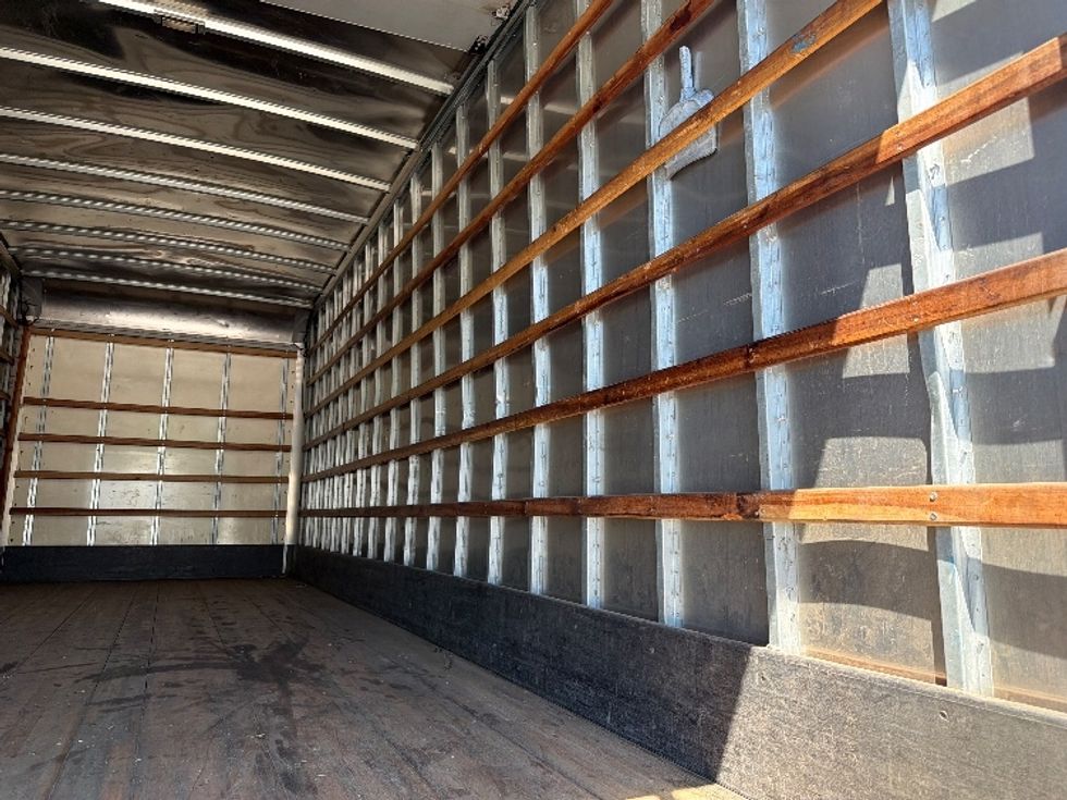 Medium Duty Box Truck-Light and Medium Duty Trucks-International-2020-MV607-Capitol Heights-MD-144,828\n\t\tmiles-$ 55,750 - Image 12