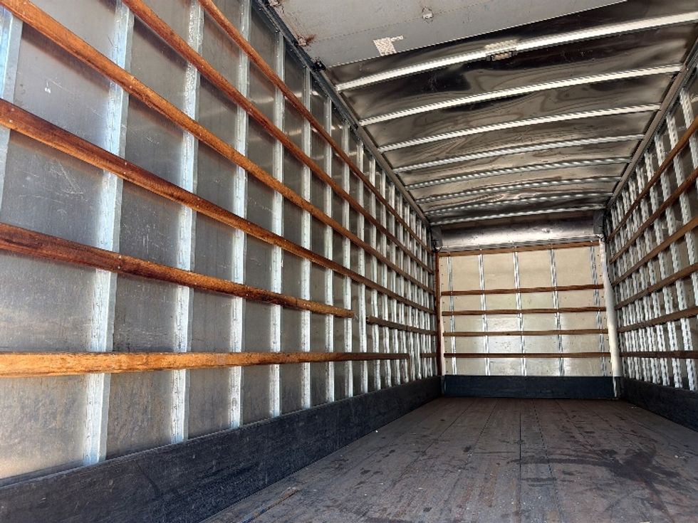 Medium Duty Box Truck-Light and Medium Duty Trucks-International-2020-MV607-Capitol Heights-MD-144,828\n\t\tmiles-$ 55,750 - Image 11