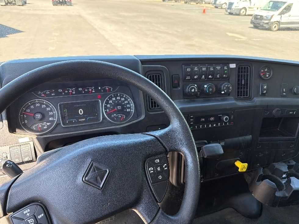 Medium Duty Box Truck-Light and Medium Duty Trucks-International-2020-MV607-Capitol Heights-MD-144,828\n\t\tmiles-$ 55,750 - Image 18
