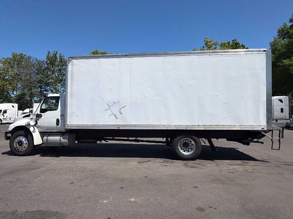Medium Duty Box Truck-Light and Medium Duty Trucks-International-2020-MV607-Capitol Heights-MD-144,828\n\t\tmiles-$ 55,750 - Image 15