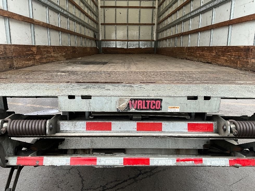 Medium Duty Box Truck-Light and Medium Duty Trucks-International-2020-MV607-Capitol Heights-MD-165,216\n\t\tmiles-$ 50,750 - Image 10