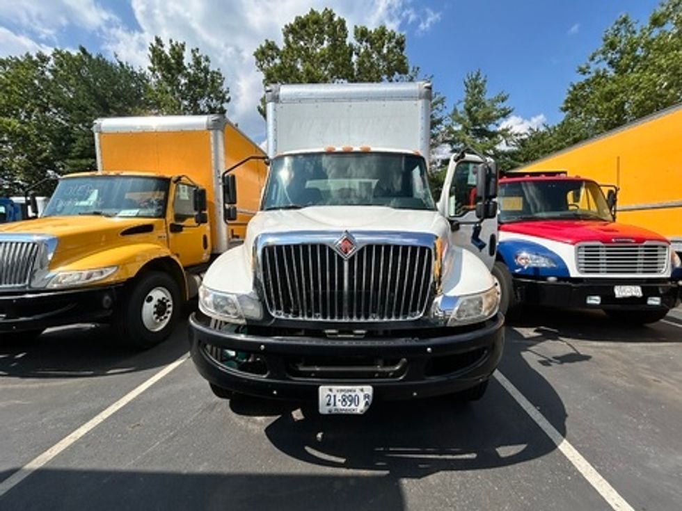 Medium Duty Box Truck-Light and Medium Duty Trucks-International-2020-MV607-Capitol Heights-MD-165,216\n\t\tmiles-$ 50,750 - Image 2