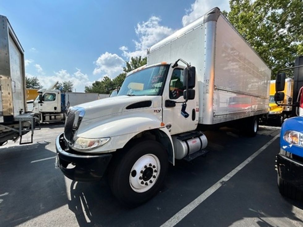 Medium Duty Box Truck-Light and Medium Duty Trucks-International-2020-MV607-Capitol Heights-MD-165,216\n\t\tmiles-$ 50,750 - Image 3