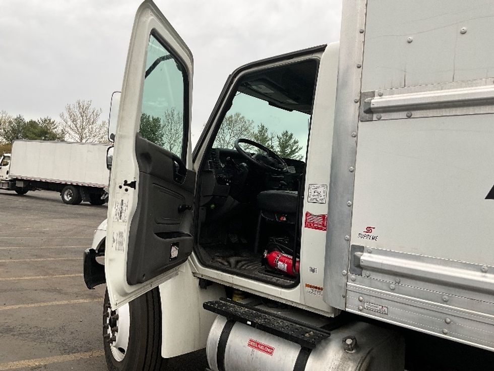 Medium Duty Box Truck-Light and Medium Duty Trucks-International-2020-MV607-Capitol Heights-MD-165,216\n\t\tmiles-$ 50,750 - Image 14