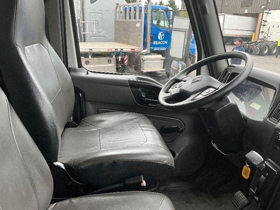 Medium Duty Box Truck-Light and Medium Duty Trucks-International-2020-MV607-Capitol Heights-MD-165,216\n\t\tmiles-$ 50,750 - Image 20
