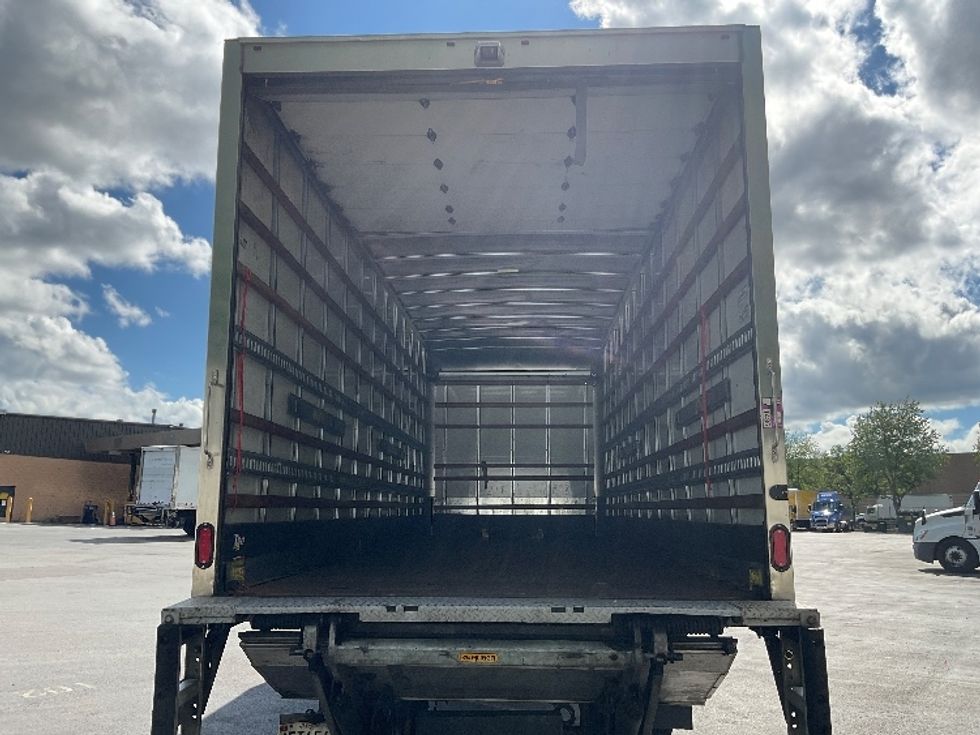 Medium Duty Box Truck-Light and Medium Duty Trucks-International-2020-MV607-Capitol Heights-MD-212,813\n\t\tmiles-$ 44,750 - Image 8