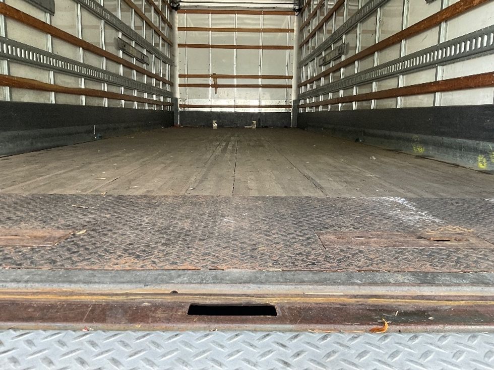 Medium Duty Box Truck-Light and Medium Duty Trucks-International-2020-MV607-Capitol Heights-MD-212,813\n\t\tmiles-$ 44,750 - Image 10
