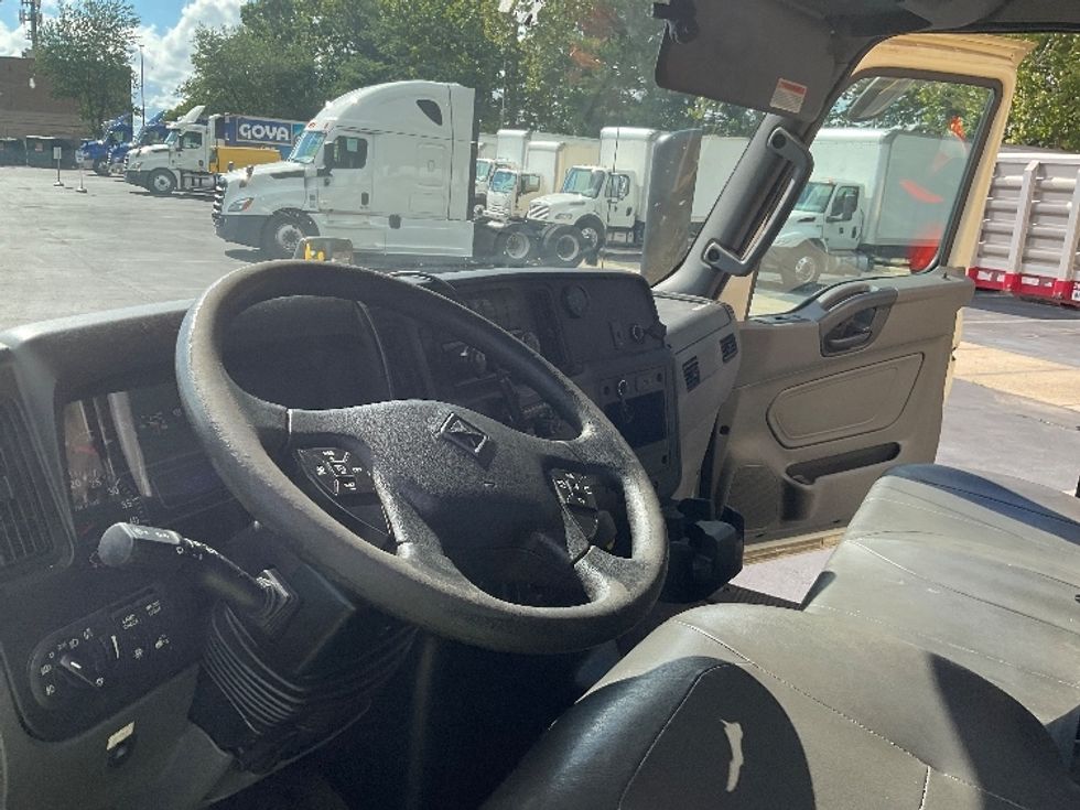 Medium Duty Box Truck-Light and Medium Duty Trucks-International-2020-MV607-Capitol Heights-MD-212,813\n\t\tmiles-$ 44,750 - Image 16