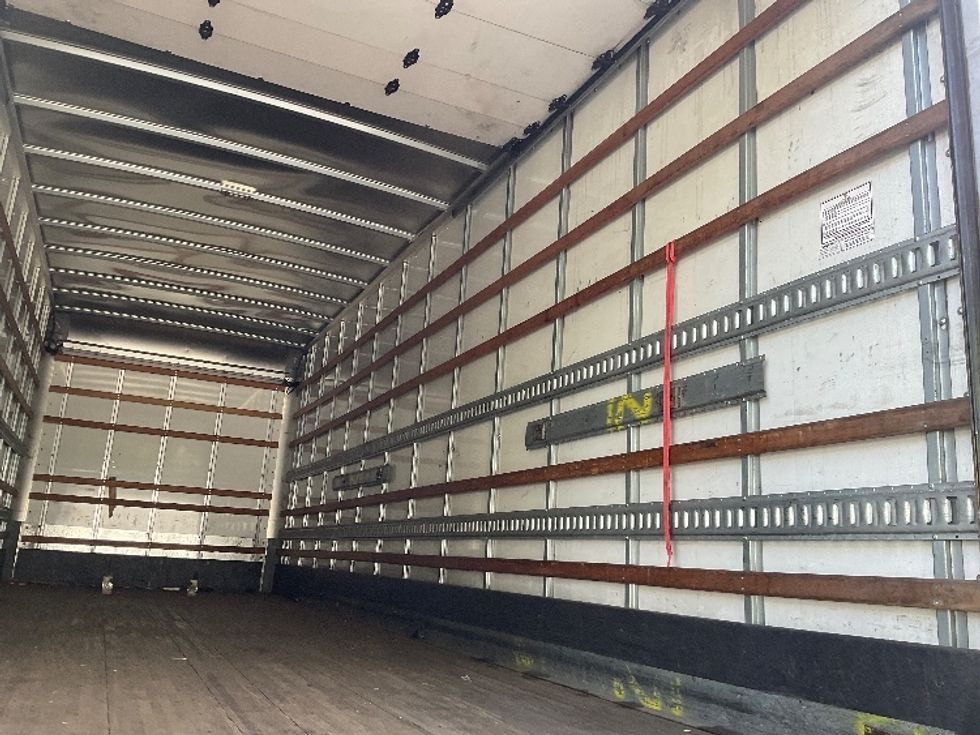 Medium Duty Box Truck-Light and Medium Duty Trucks-International-2020-MV607-Capitol Heights-MD-212,813\n\t\tmiles-$ 44,750 - Image 12