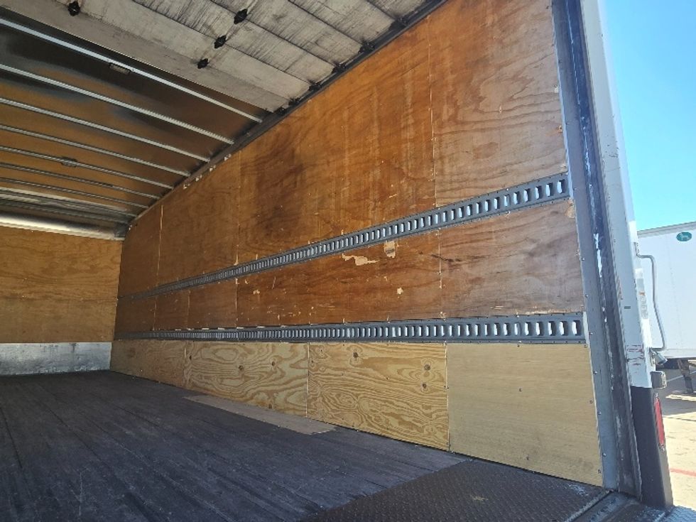 Medium Duty Box Truck-Light and Medium Duty Trucks-International-2020-MV607-Carrollton-TX-225,928\n\t\tmiles-$ 38,750 - Image 12