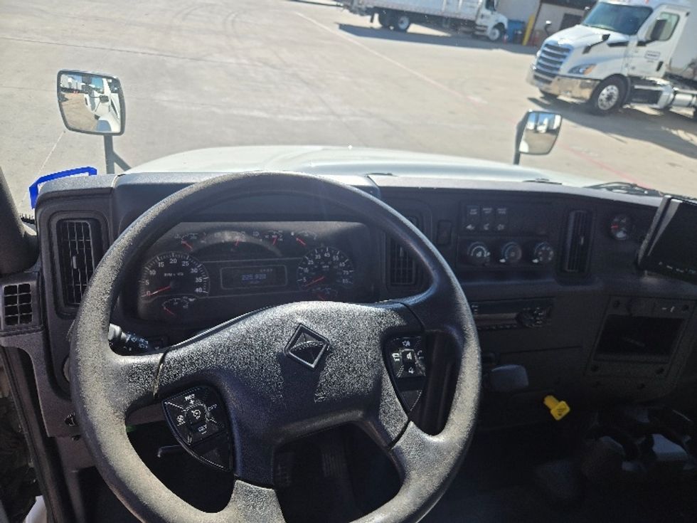 Medium Duty Box Truck-Light and Medium Duty Trucks-International-2020-MV607-Carrollton-TX-225,928\n\t\tmiles-$ 38,750 - Image 18