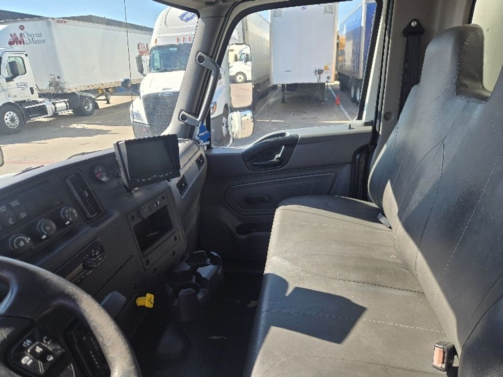 Medium Duty Box Truck-Light and Medium Duty Trucks-International-2020-MV607-Carrollton-TX-225,928\n\t\tmiles-$ 38,750 - Image 19