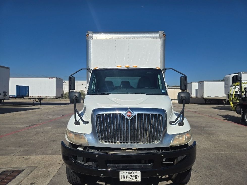 Medium Duty Box Truck-Light and Medium Duty Trucks-International-2020-MV607-Carrollton-TX-225,928\n\t\tmiles-$ 38,750 - Image 2