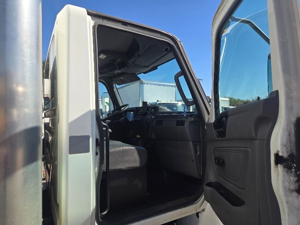 Medium Duty Box Truck-Light and Medium Duty Trucks-International-2020-MV607-Carrollton-TX-225,928\n\t\tmiles-$ 38,750 - Image 20