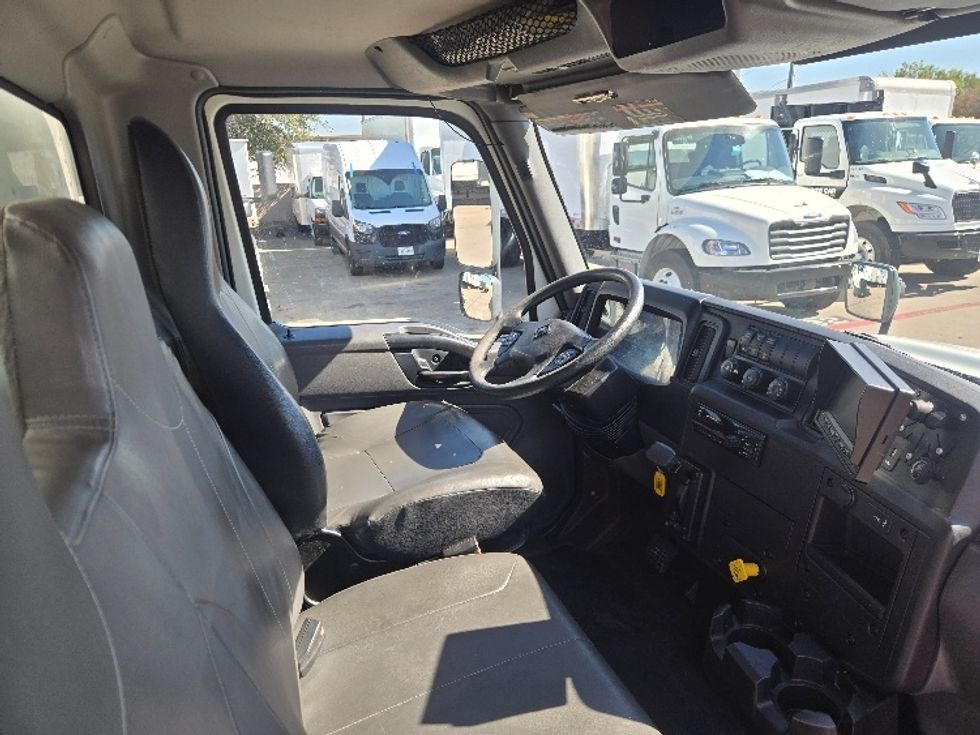 Medium Duty Box Truck-Light and Medium Duty Trucks-International-2020-MV607-Carrollton-TX-225,928\n\t\tmiles-$ 38,750 - Image 22