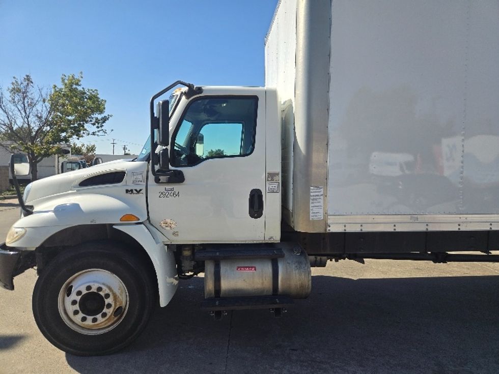 Medium Duty Box Truck-Light and Medium Duty Trucks-International-2020-MV607-Carrollton-TX-225,928\n\t\tmiles-$ 38,750 - Image 29
