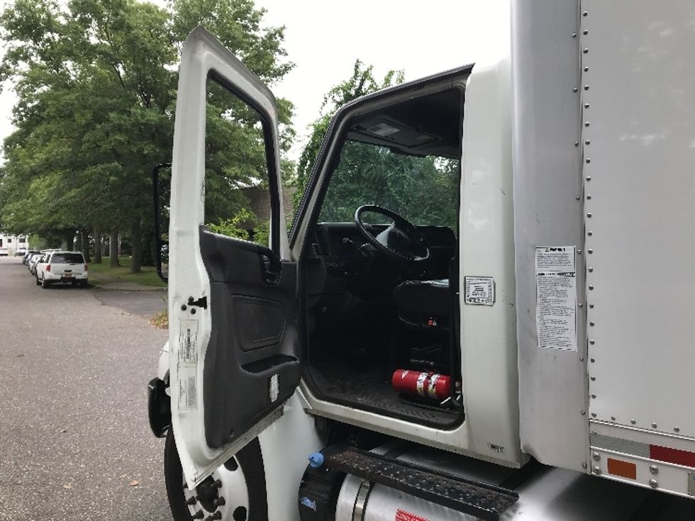 Medium Duty Box Truck-Light and Medium Duty Trucks-International-2020-MV607-Central Islip-NY-161,344\n\t\tmiles-$ 45,500 - Image 16