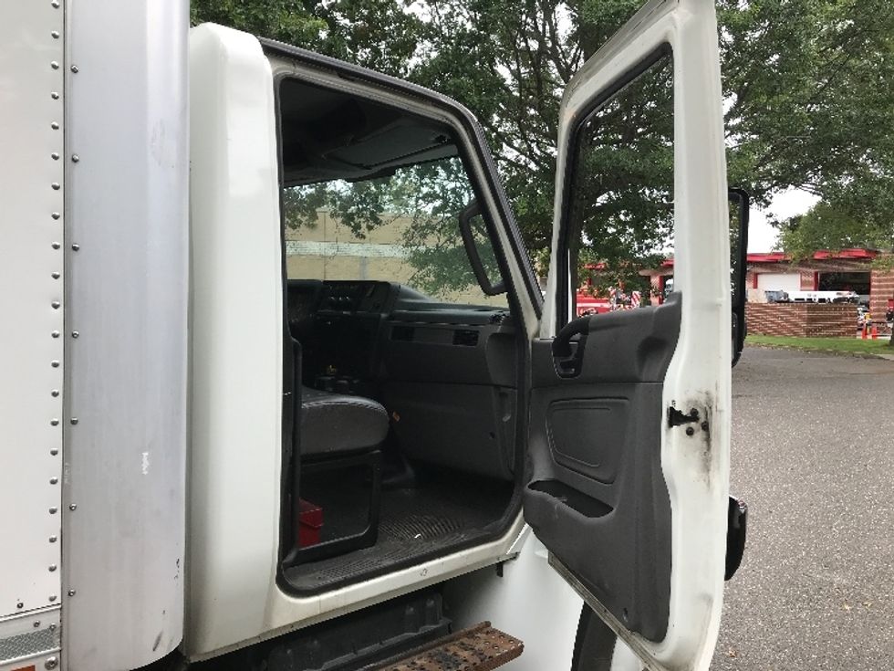 Medium Duty Box Truck-Light and Medium Duty Trucks-International-2020-MV607-Central Islip-NY-161,344\n\t\tmiles-$ 45,500 - Image 20