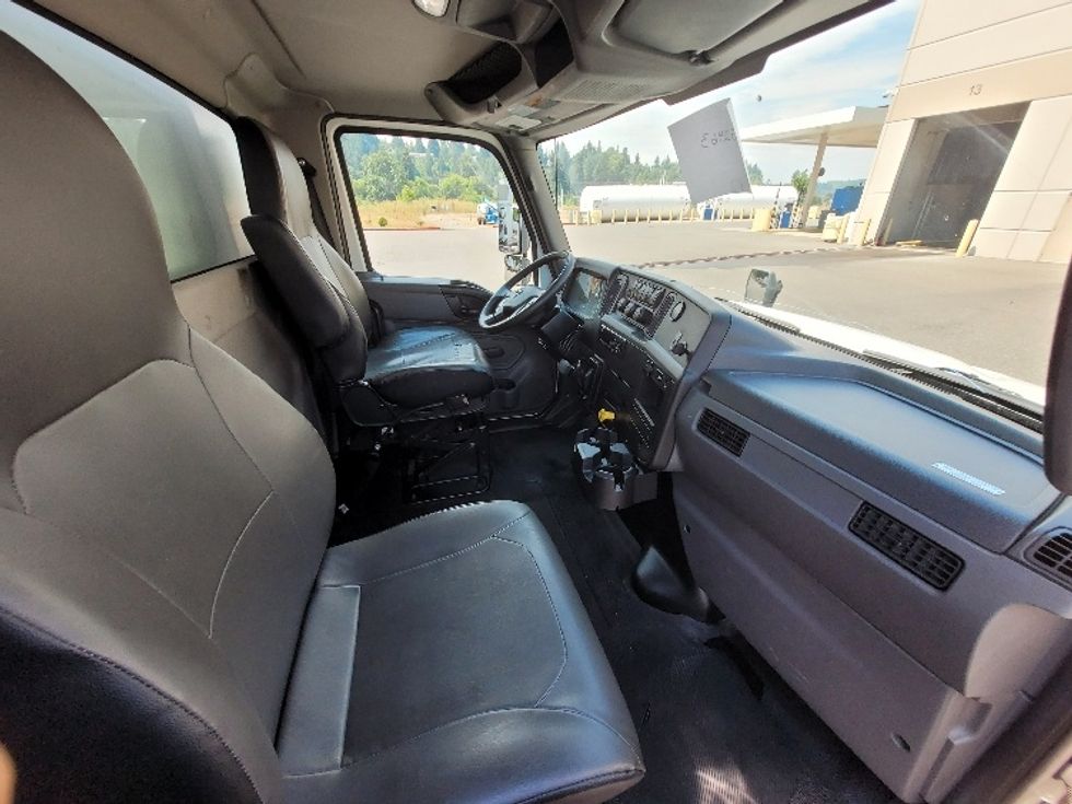 Medium Duty Box Truck-Light and Medium Duty Trucks-International-2020-MV607-Centralia-WA-236,651\n\t\tmiles-$ 44,750 - Image 19