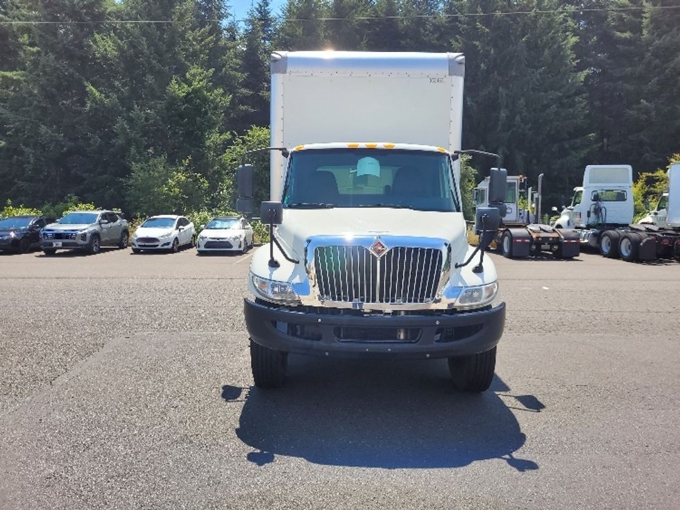 Medium Duty Box Truck-Light and Medium Duty Trucks-International-2020-MV607-Centralia-WA-236,651\n\t\tmiles-$ 44,750 - Image 2