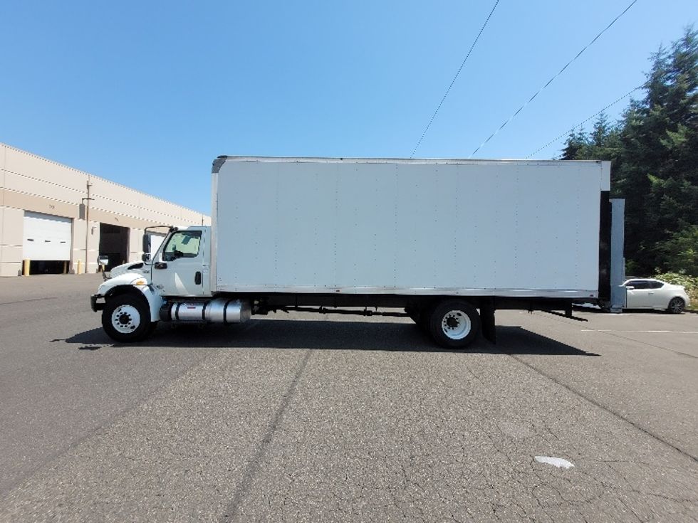 Medium Duty Box Truck-Light and Medium Duty Trucks-International-2020-MV607-Centralia-WA-236,651\n\t\tmiles-$ 44,750 - Image 4