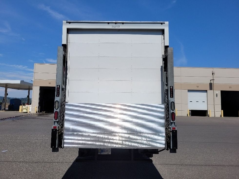 Medium Duty Box Truck-Light and Medium Duty Trucks-International-2020-MV607-Centralia-WA-236,651\n\t\tmiles-$ 44,750 - Image 6