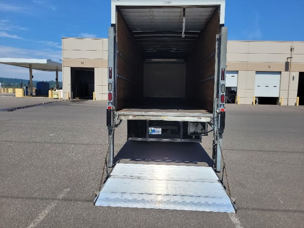 Medium Duty Box Truck-Light and Medium Duty Trucks-International-2020-MV607-Centralia-WA-236,651\n\t\tmiles-$ 44,750 - Image 8