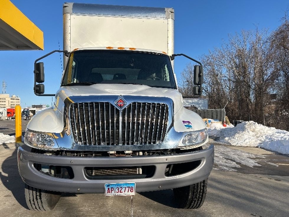 Medium Duty Box Truck-Light and Medium Duty Trucks-International-2020-MV607-Chicopee-MA-124,465\n\t\tmiles-$ 50,250 - Image 2