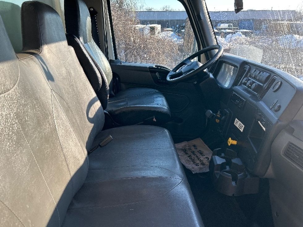 Medium Duty Box Truck-Light and Medium Duty Trucks-International-2020-MV607-Chicopee-MA-124,465\n\t\tmiles-$ 50,250 - Image 22