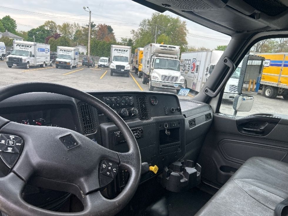 Medium Duty Box Truck-Light and Medium Duty Trucks-International-2020-MV607-Chicopee-MA-176,155\n\t\tmiles-$ 52,500 - Image 17