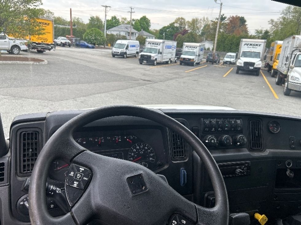 Medium Duty Box Truck-Light and Medium Duty Trucks-International-2020-MV607-Chicopee-MA-176,155\n\t\tmiles-$ 52,500 - Image 18