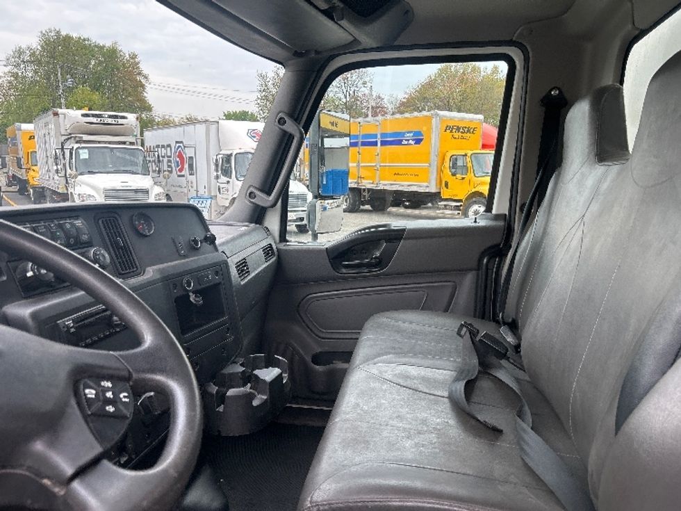 Medium Duty Box Truck-Light and Medium Duty Trucks-International-2020-MV607-Chicopee-MA-176,155\n\t\tmiles-$ 52,500 - Image 19