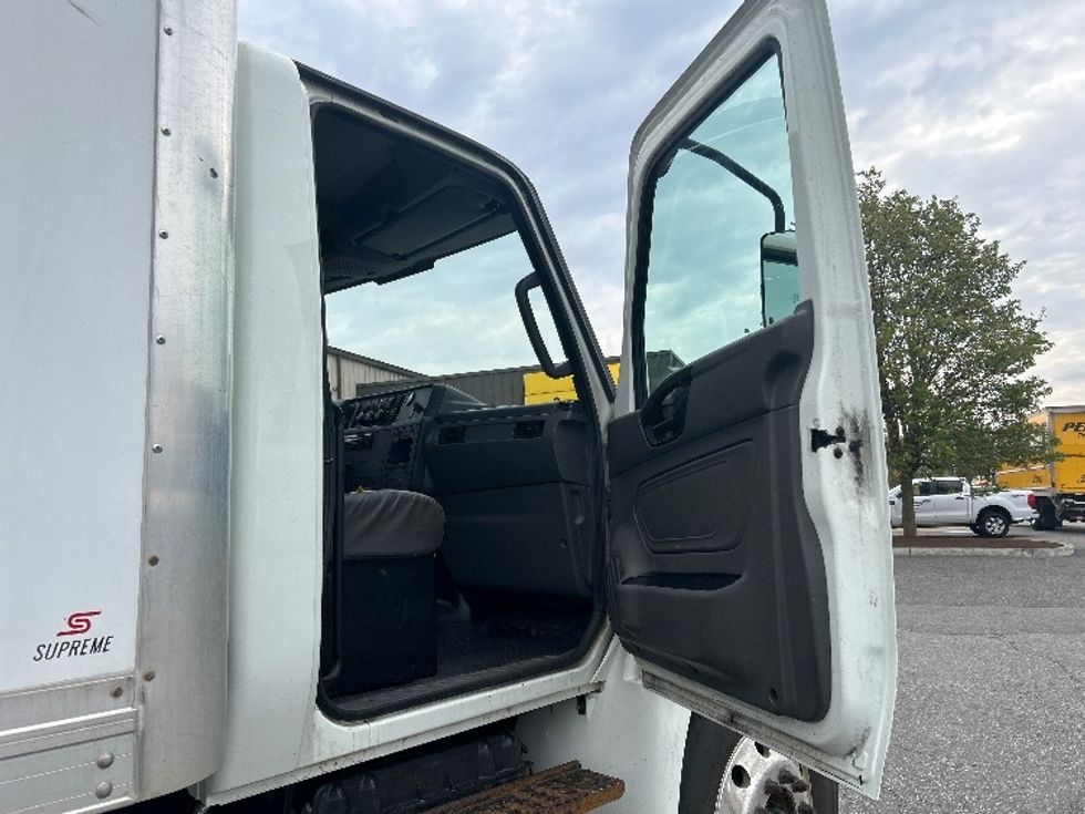 Medium Duty Box Truck-Light and Medium Duty Trucks-International-2020-MV607-Chicopee-MA-176,155\n\t\tmiles-$ 52,500 - Image 20