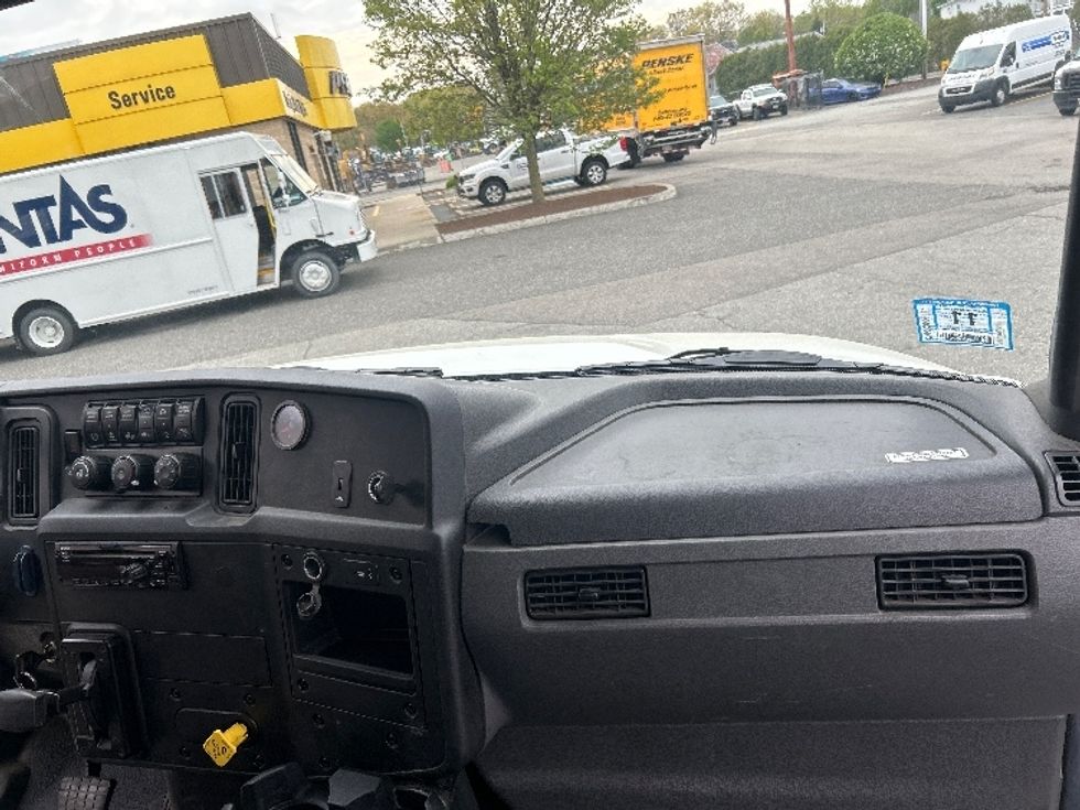 Medium Duty Box Truck-Light and Medium Duty Trucks-International-2020-MV607-Chicopee-MA-176,155\n\t\tmiles-$ 52,500 - Image 21