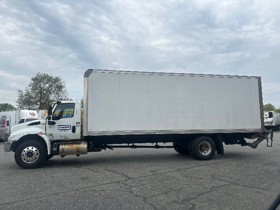 Medium Duty Box Truck-Light and Medium Duty Trucks-International-2020-MV607-Chicopee-MA-176,155\n\t\tmiles-$ 52,500 - Image 4