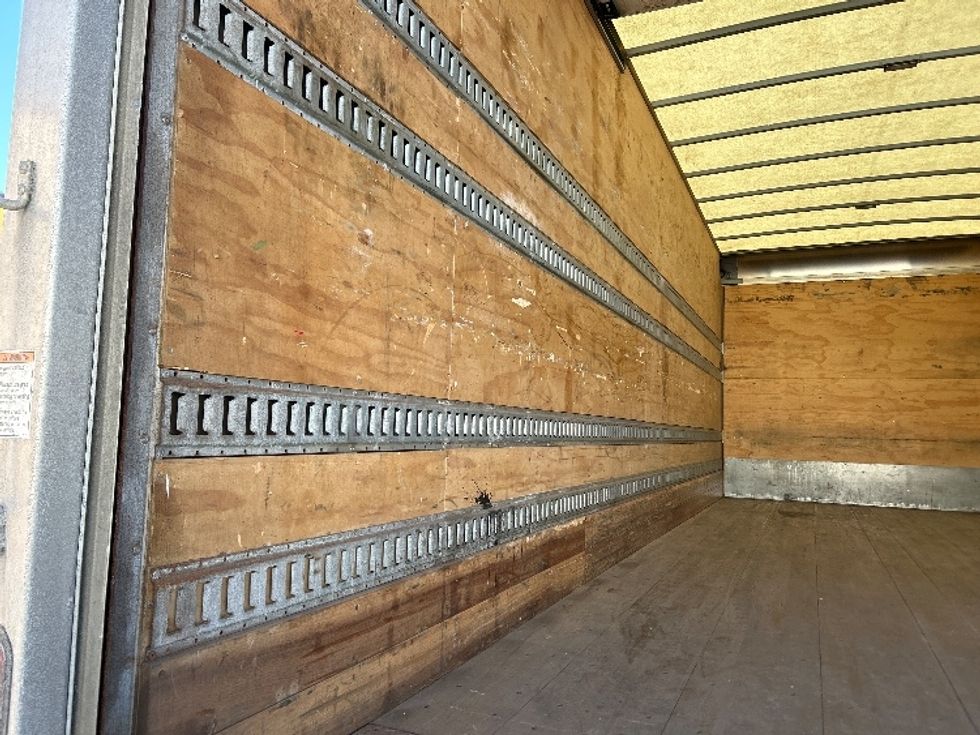 Medium Duty Box Truck-Light and Medium Duty Trucks-International-2020-MV607-Chicopee-MA-182,560\n\t\tmiles-$ 49,500 - Image 11
