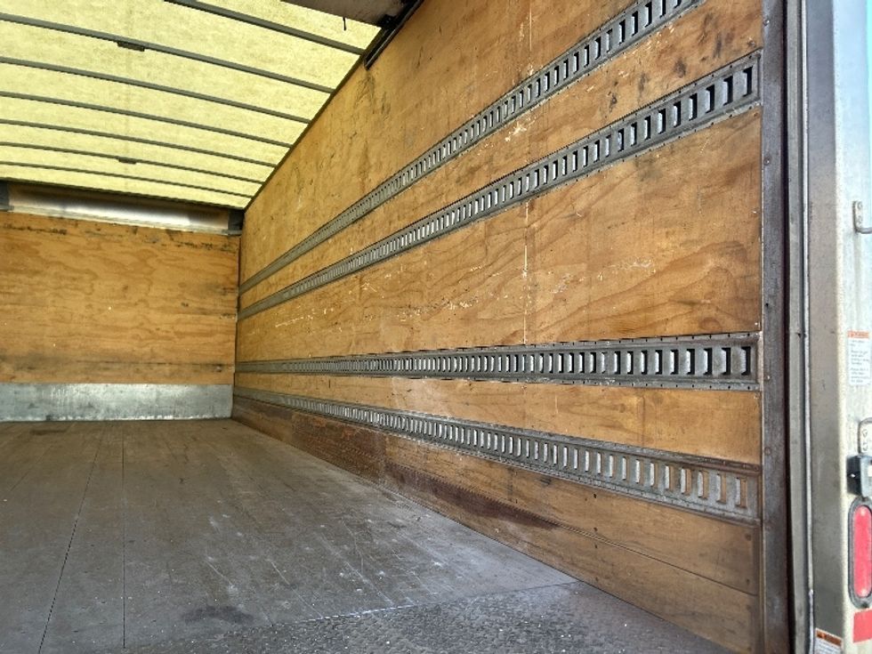 Medium Duty Box Truck-Light and Medium Duty Trucks-International-2020-MV607-Chicopee-MA-182,560\n\t\tmiles-$ 49,500 - Image 12