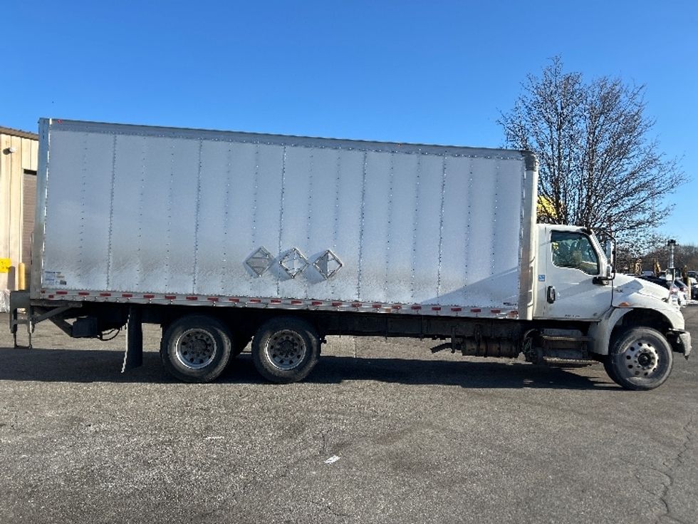 Medium Duty Box Truck-Light and Medium Duty Trucks-International-2020-MV607-Chicopee-MA-182,560\n\t\tmiles-$ 49,500 - Image 15
