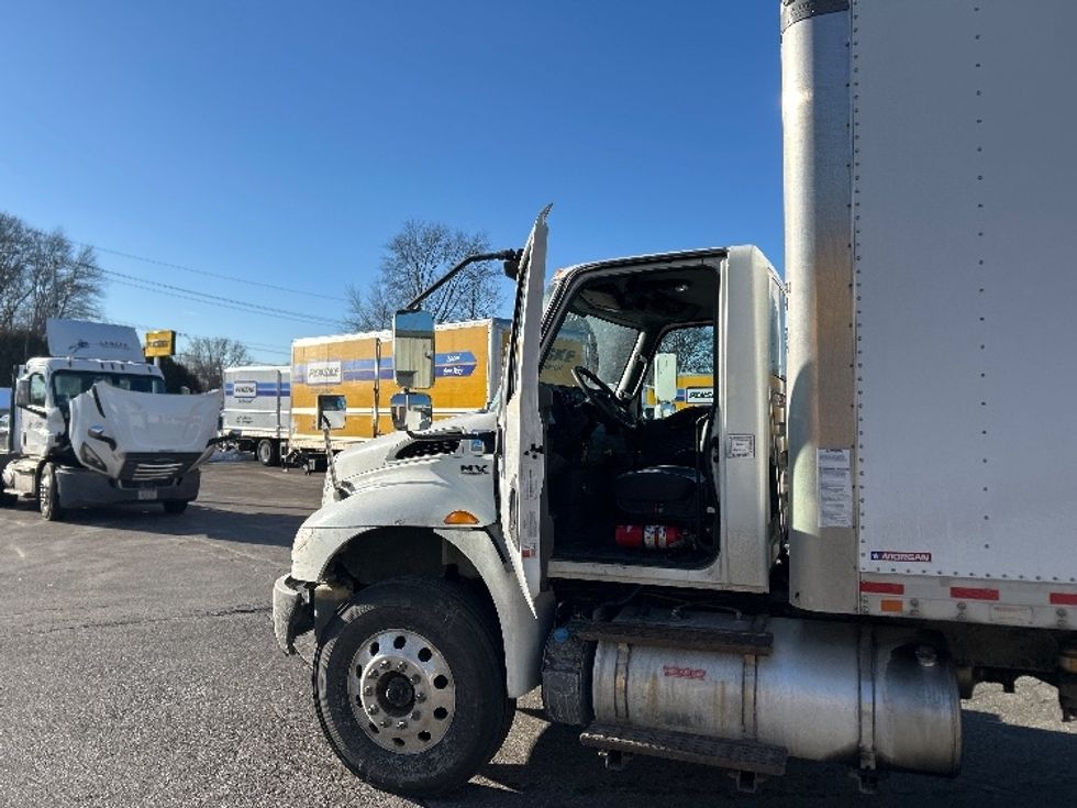 Medium Duty Box Truck-Light and Medium Duty Trucks-International-2020-MV607-Chicopee-MA-182,560\n\t\tmiles-$ 49,500 - Image 16