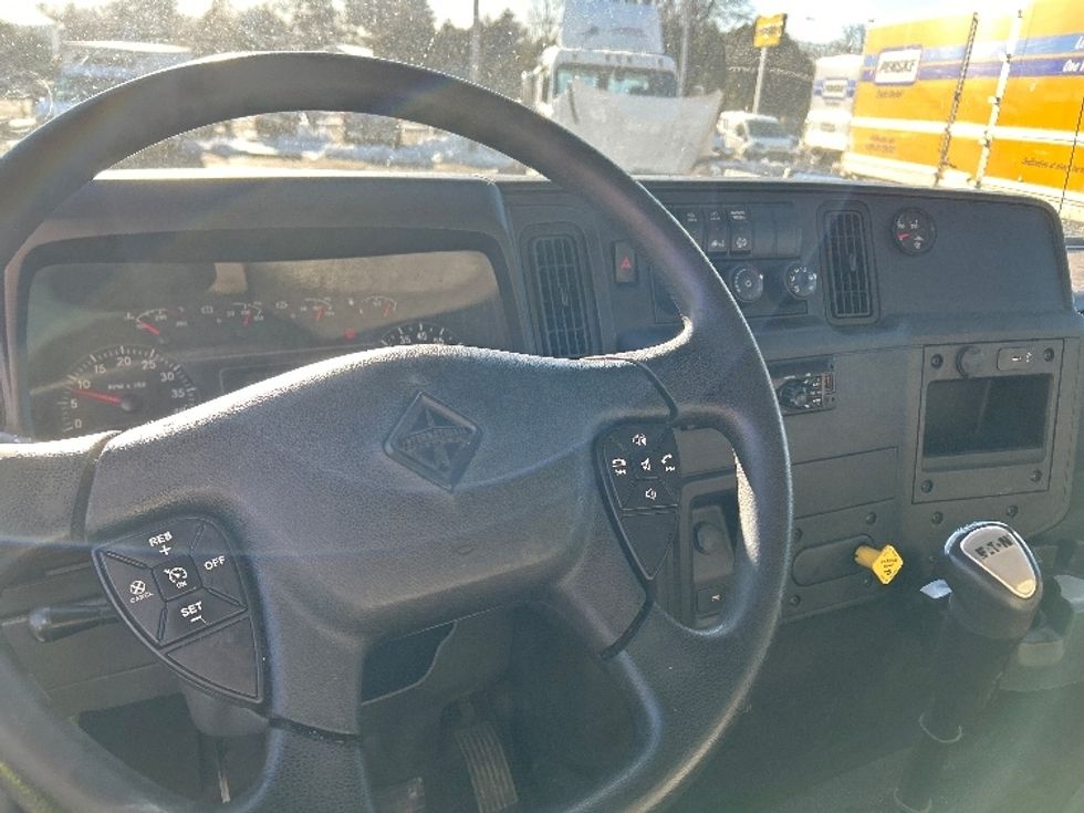 Medium Duty Box Truck-Light and Medium Duty Trucks-International-2020-MV607-Chicopee-MA-182,560\n\t\tmiles-$ 49,500 - Image 18