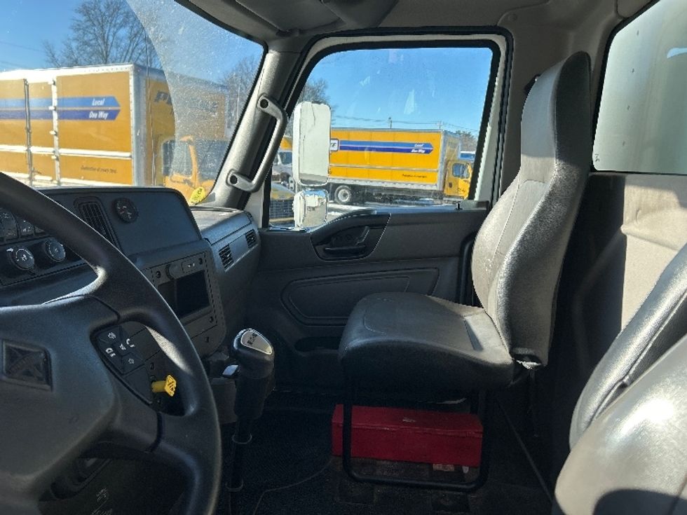Medium Duty Box Truck-Light and Medium Duty Trucks-International-2020-MV607-Chicopee-MA-182,560\n\t\tmiles-$ 49,500 - Image 19