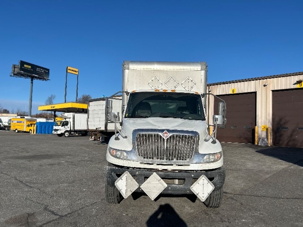 Medium Duty Box Truck-Light and Medium Duty Trucks-International-2020-MV607-Chicopee-MA-182,560\n\t\tmiles-$ 49,500 - Image 2
