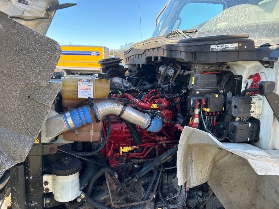 Medium Duty Box Truck-Light and Medium Duty Trucks-International-2020-MV607-Chicopee-MA-182,560\n\t\tmiles-$ 49,500 - Image 24