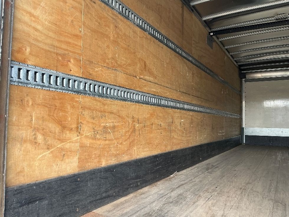 Medium Duty Box Truck-Light and Medium Duty Trucks-International-2020-MV607-Chicopee-MA-215,080\n\t\tmiles-$ 12,500 - Image 11