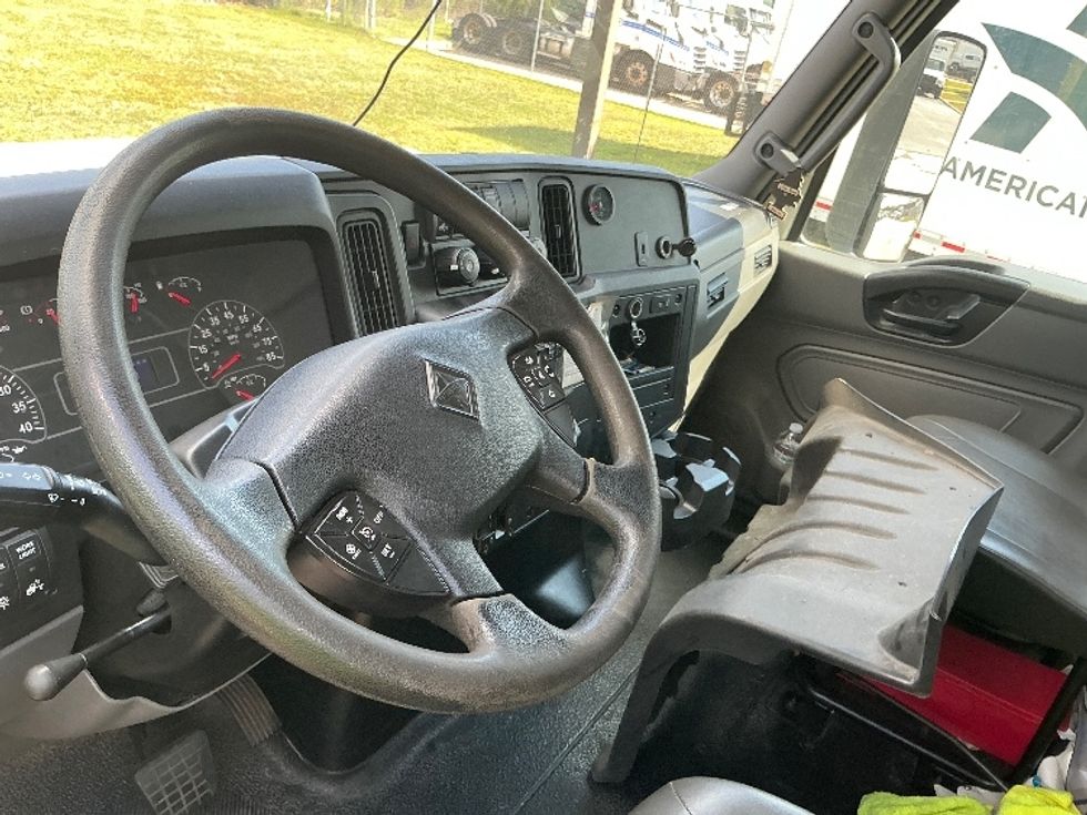 Medium Duty Box Truck-Light and Medium Duty Trucks-International-2020-MV607-Chicopee-MA-215,080\n\t\tmiles-$ 12,500 - Image 17